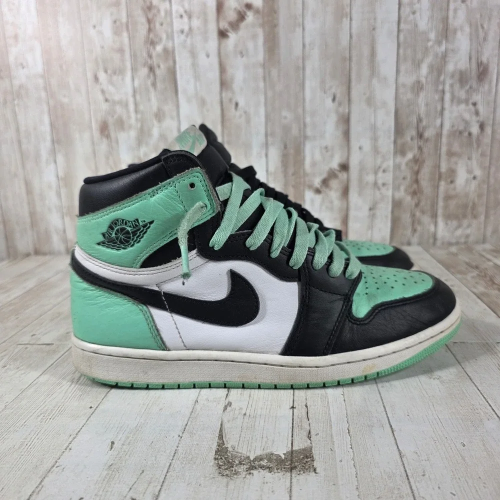 Nike Air Jordan 1 Retro High OG Green Glow Black White DZ5485-130 Mens Size 8.5